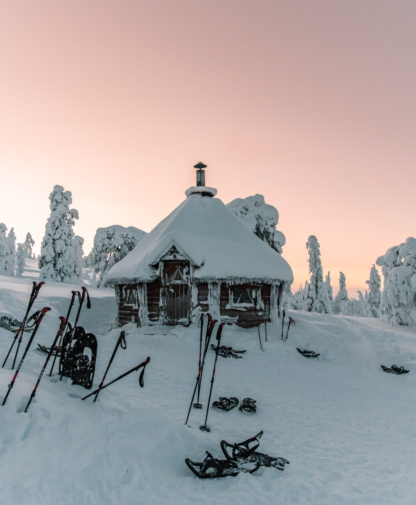 Snowshoe hike Lapland